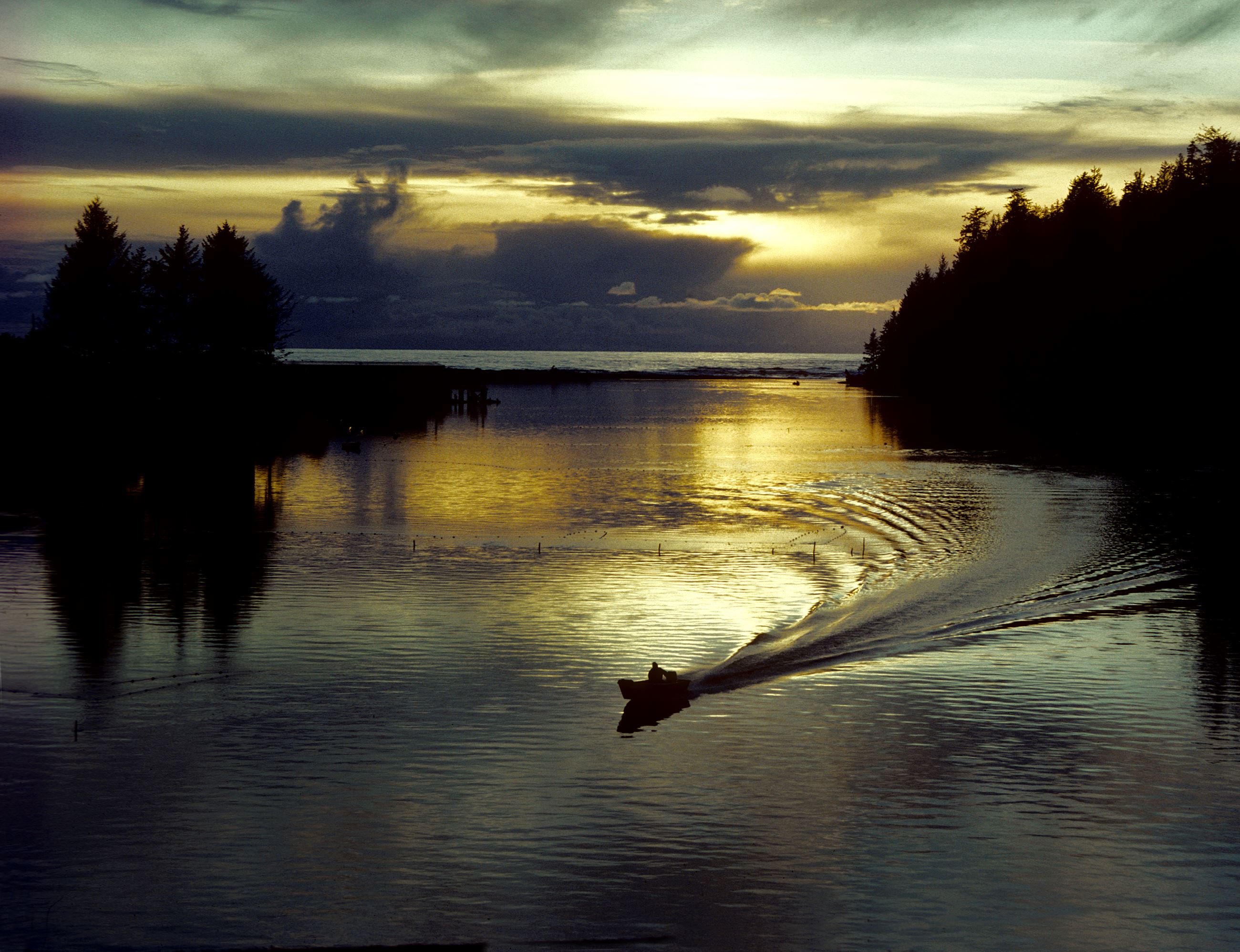 198204 CC-565 Quinault River Sunset boat 300